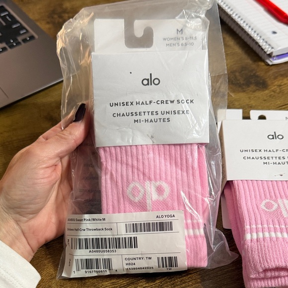 ALO Yoga Pink Casual Half-Crew Socks - Picture 2 of 3